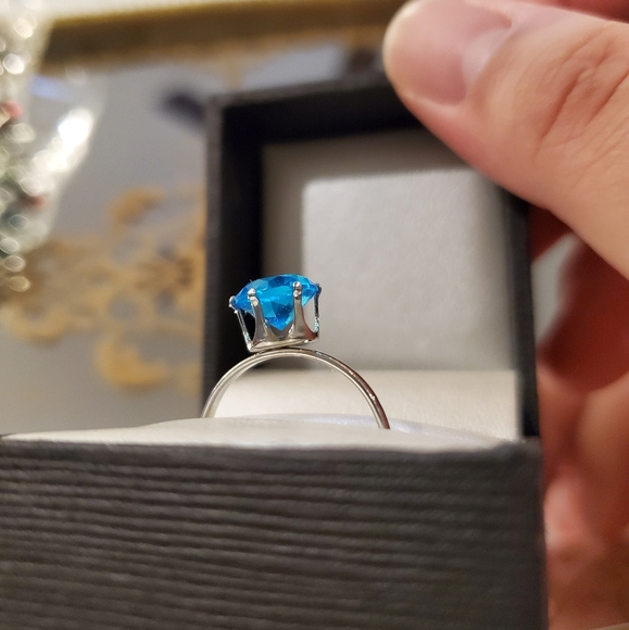 1.2 Carat AAA cubic zirconia crystal ring - Picture 5 of 6